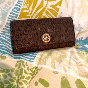 Michael Kors wallet NEW